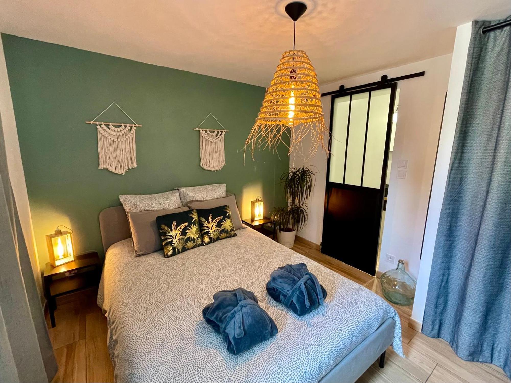 Villa Les Oliviers Spa Privatif 邦多勒 外观 照片
